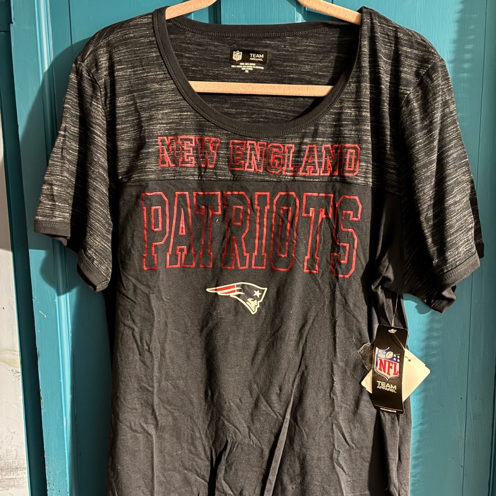 New with Tags NFL Team Apparel New England Patriots T-Shirt